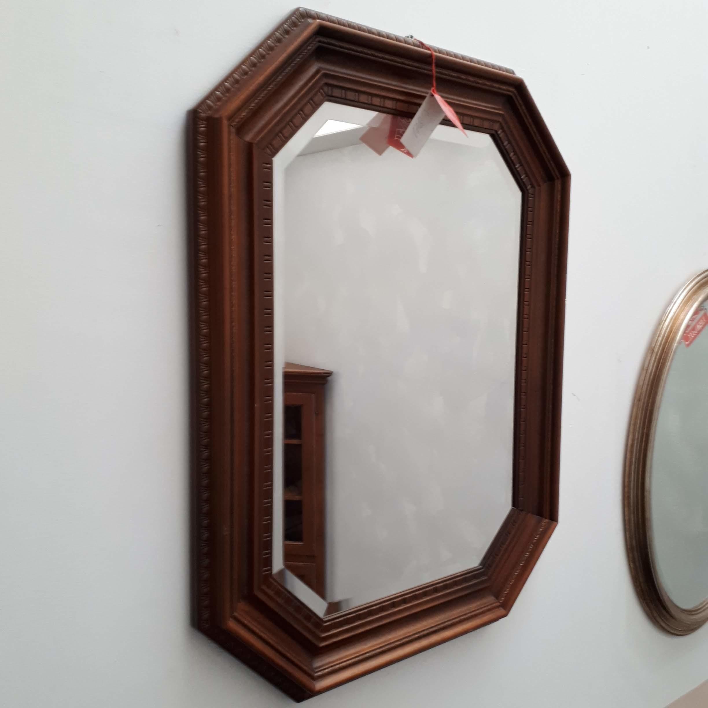 Specchio con cornice in legno di noce (art. 178) in promozione - Outlet  mobili e arredamento a Vicenza: cucine, camere, armadi, divani, bagno,  letti scontati